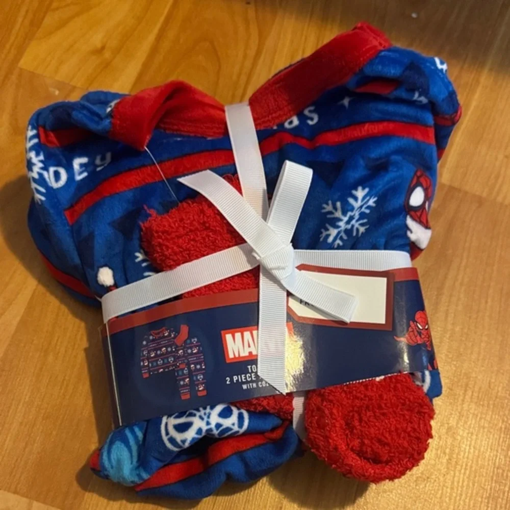 Toddlers' 2pc Spider-Man Snuggly‎ Soft Pajama Set & Socks Blue 2T